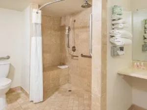 Days Inn by Wyndham Palm Springs hotel thumbnail 3