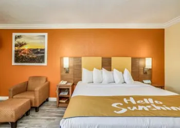 Days Inn by Wyndham Palm Springs hotel thumbnail 5
