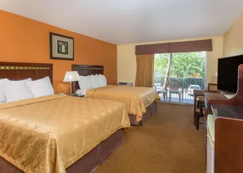 Days Inn by Wyndham Palm Springs hotel thumbnail 6
