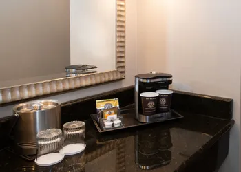 DoubleTree Suites by Hilton Hotel Philadelphia West hotel thumbnail 2
