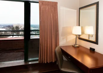 DoubleTree Suites by Hilton Hotel Philadelphia West hotel thumbnail 8