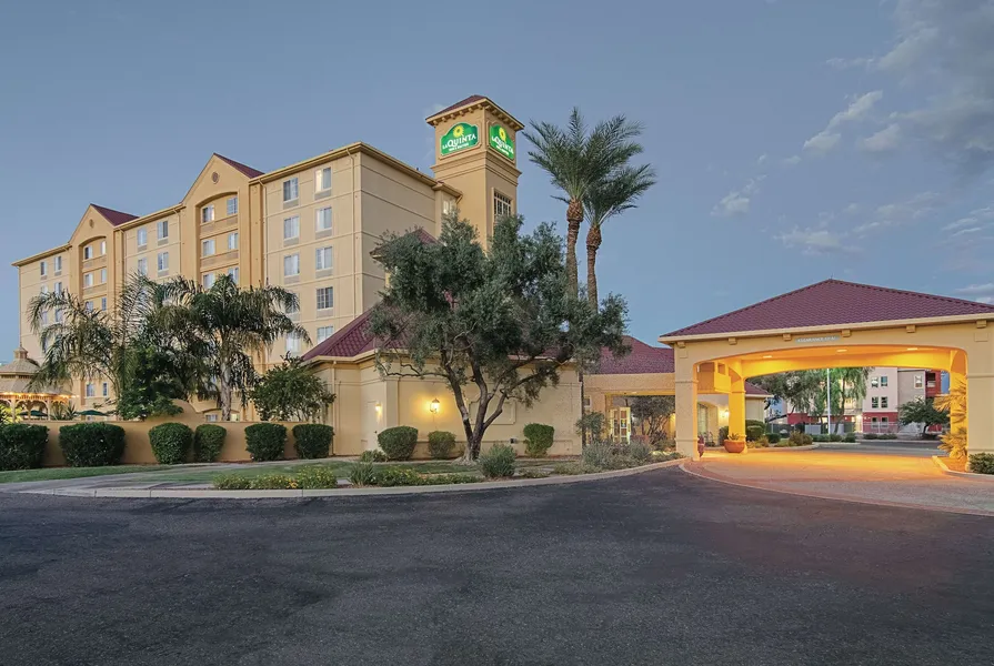 La Quinta Inn & Suites by Wyndham Phoenix Mesa West hotel detail image 2