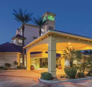 La Quinta Inn & Suites by Wyndham Phoenix Mesa West hotel detail image 4