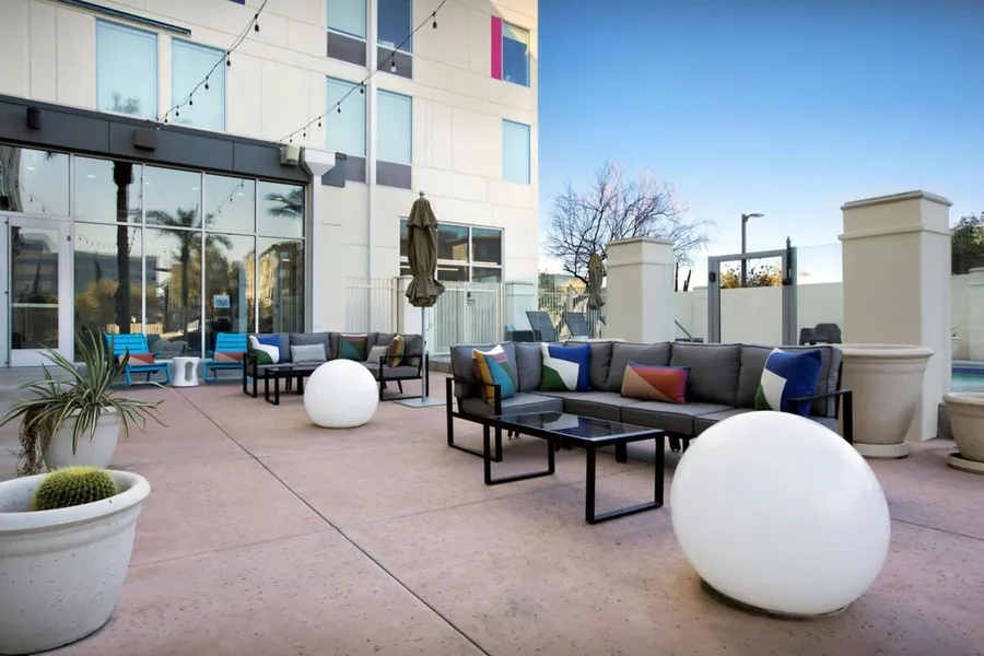 Aloft Phoenix Airport hotel detail image 6
