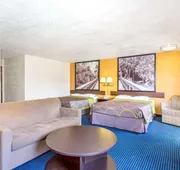 Super 8 by Wyndham - Mesa/Gilbert hotel detail image 3