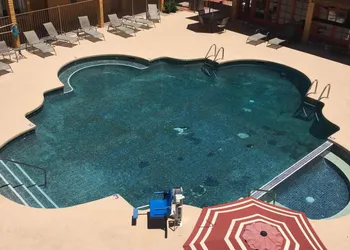 Ramada by Wyndham Tempe Near ASU hotel thumbnail 3