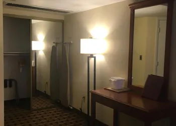 Ramada by Wyndham Tempe Near ASU hotel thumbnail 6