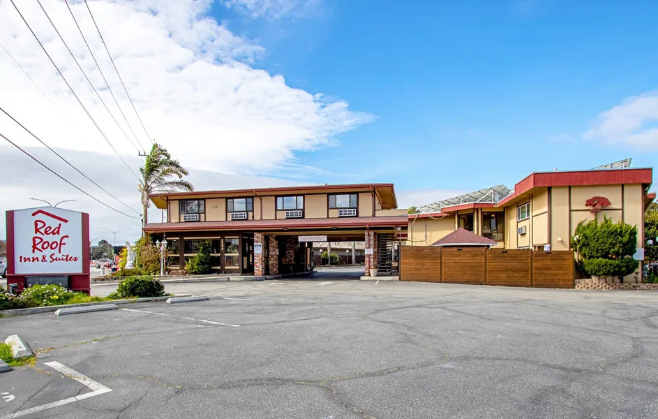 Red Roof Inn & Suites Monterey hotel detail image 2