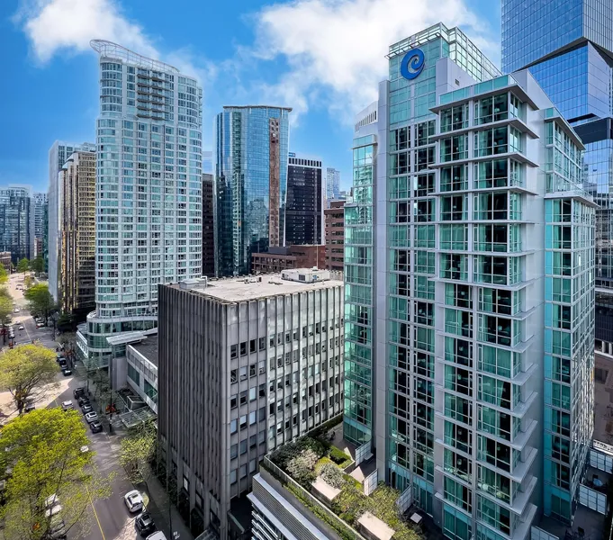 Coast Coal Harbour Vancouver Hotel by APA hotel detail image 2