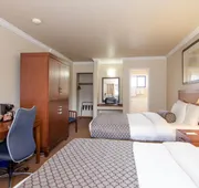 Travelodge by Wyndham Vancouver Lions Gate hotel detail image 7