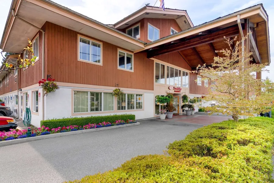 Econo Lodge Inn & Suites hotel detail image 2