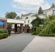 Holiday Inn Express & Suites Surrey by IHG hotel detail image 7