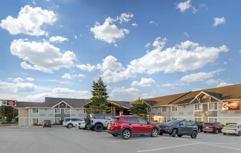 Best Western Plus Country Meadows Inn hotel detail image 2