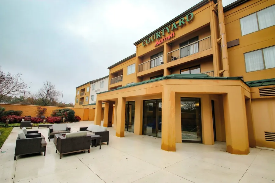 Courtyard by Marriott Chesapeake hotel detail image 2
