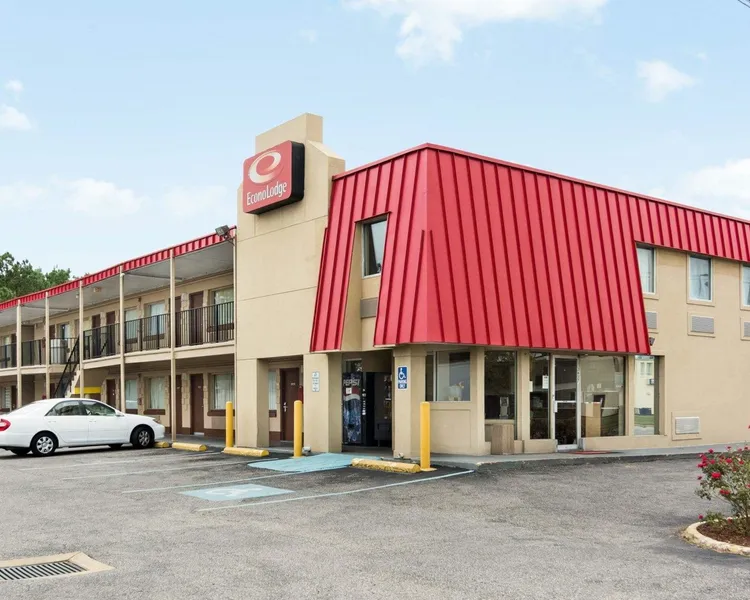 Econo Lodge Virginia Beach Town Center hotel detail image 2