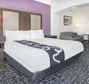 La Quinta Inn & Suites by Wyndham Norfolk hotel detail image 7