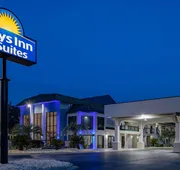 Days Inn & Suites by Wyndham Savannah Midtown hotel detail image 3