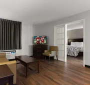 Red Roof Inn & Suites Savannah Airport hotel detail image 3