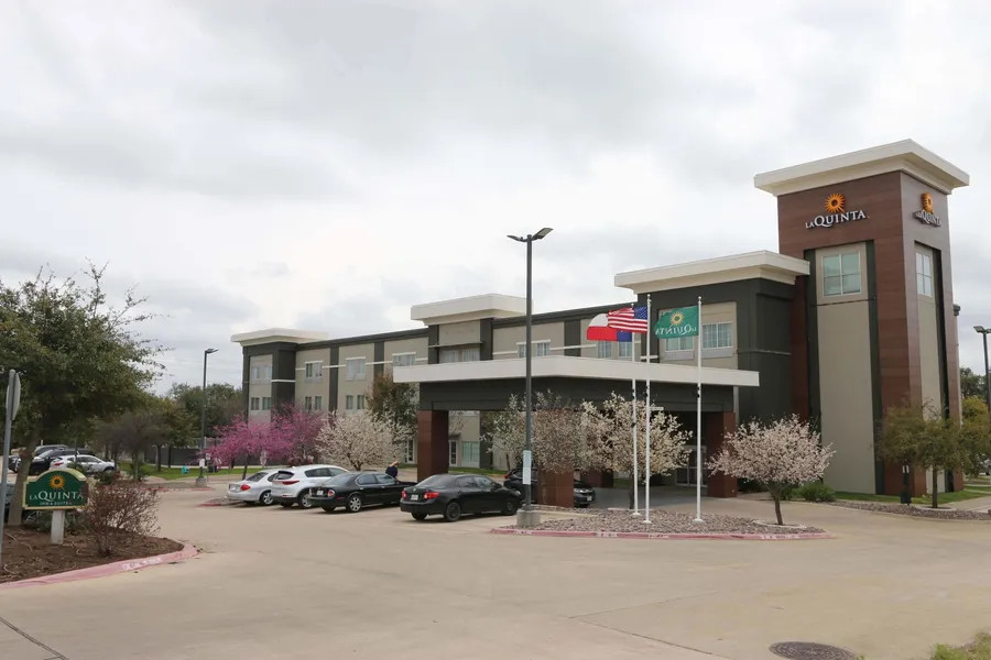 La Quinta Inn & Suites by Wyndham Austin NW/Lakeline Mall hotel detail image 6