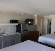 Super 8 by Wyndham Austin South / I-35 hotel detail image 3
