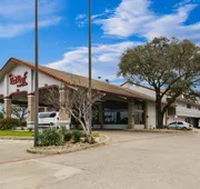 Red Roof Inn & Suites Irving – DFW Airport South hotel detail image 3