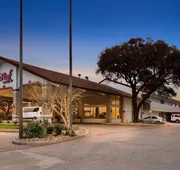 Red Roof Inn & Suites Irving – DFW Airport South hotel detail image 4