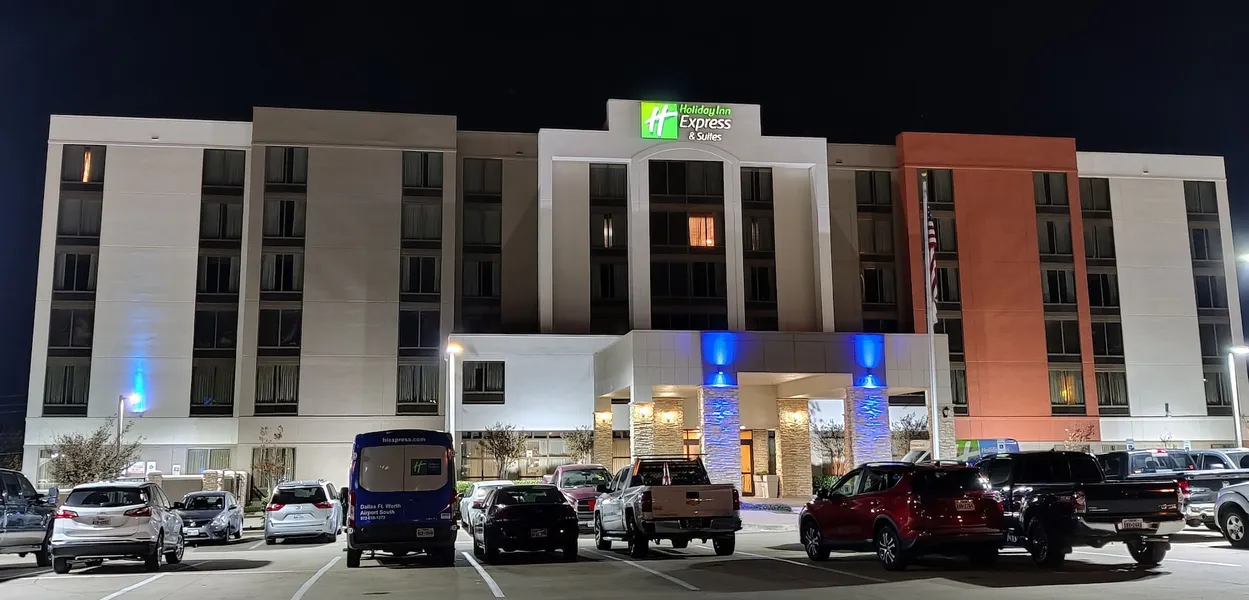 Holiday Inn Express Hotel & Suites DFW Airport South by IHG hotel detail image 6