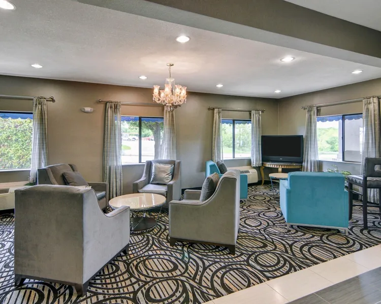 Quality Inn & Suites Grand Prairie South hotel detail image 6