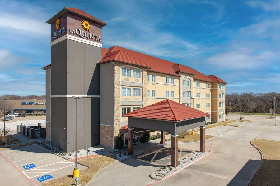 La Quinta Inn & Suites by Wyndham Allen at The Village hotel detail image 2