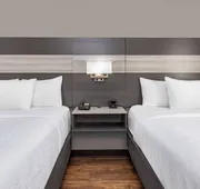 La Quinta Inn & Suites by Wyndham Allen at The Village hotel detail image 5