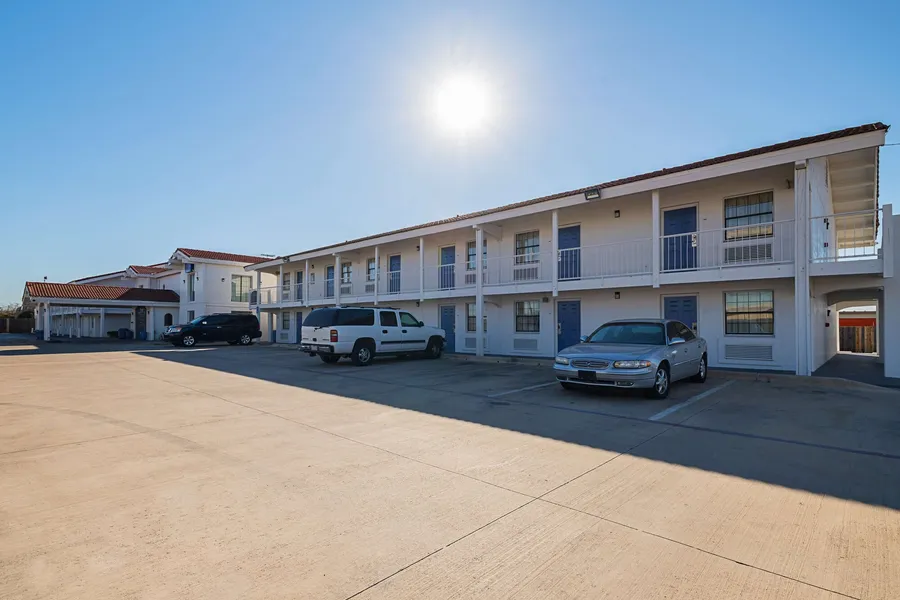 Motel 6 Grand Prairie, TX - Interstate 30 hotel detail image 2