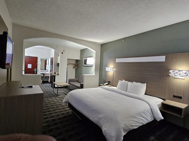 Quality Inn & Suites Irving DFW Airport South hotel detail image 6