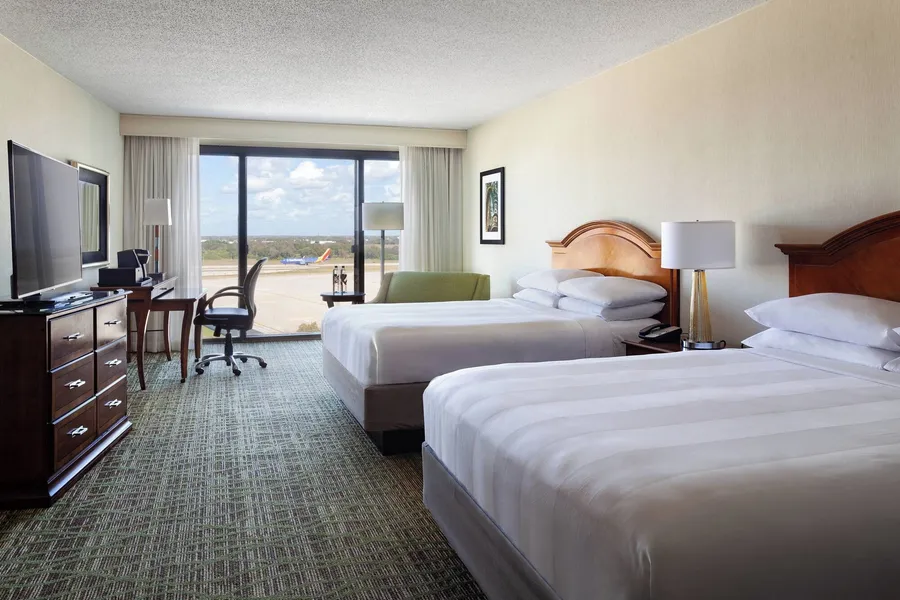 Tampa Airport Marriott hotel detail image 6
