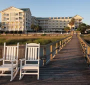 Courtyard Charleston Waterfront by Marriott hotel detail image 4