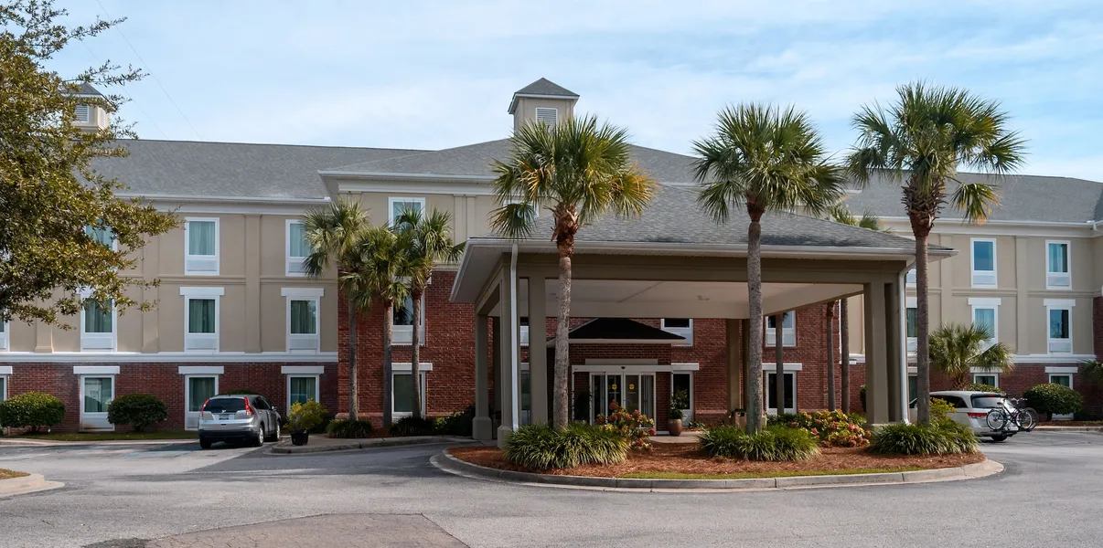 Comfort Inn & Suites Patriots Point hotel detail image 2