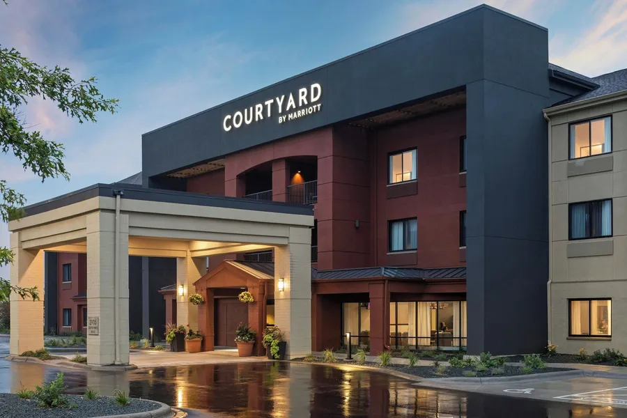 Courtyard Minneapolis St. Paul/Roseville by Marriott hotel detail image 2