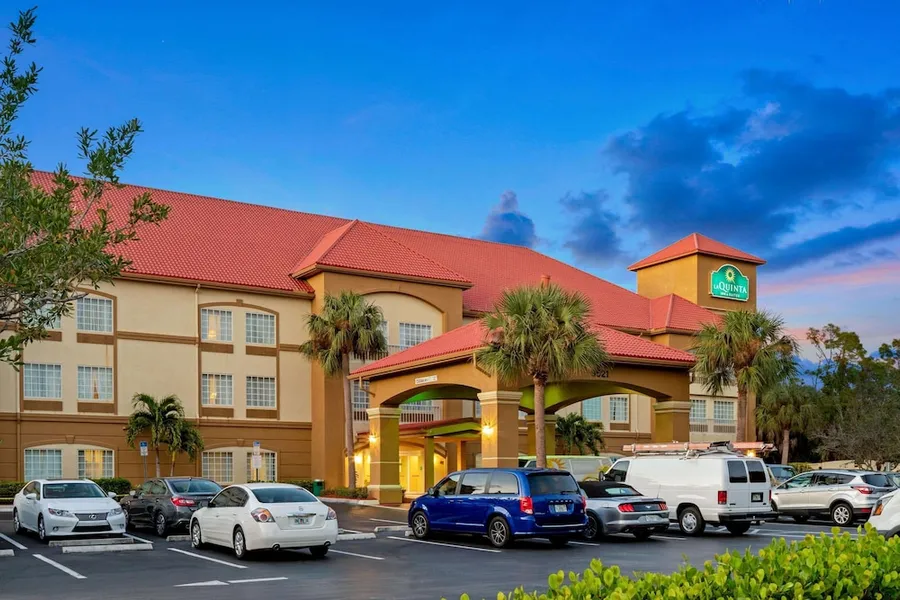 La Quinta Inn and Suites Fort Myers I-75 hotel detail image 2