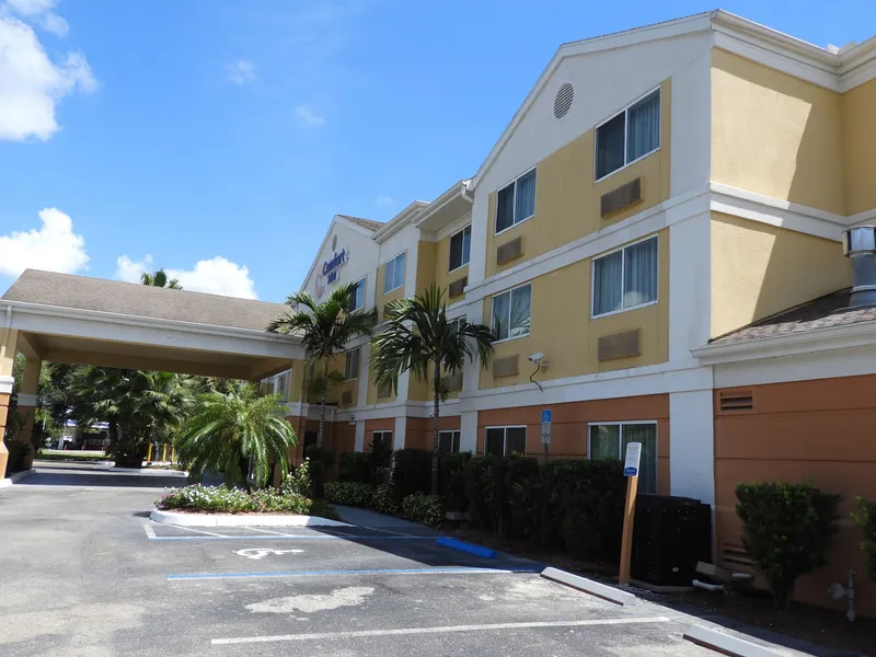 Comfort Inn Fort Myers Northeast hotel detail image 2