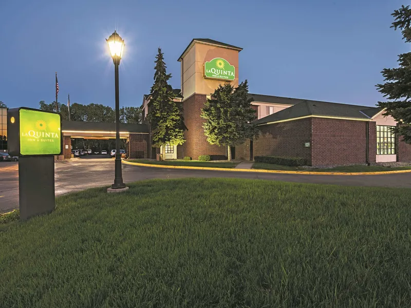 La Quinta Inn & Suites by Wyndham Minneapolis Northwest hotel detail image 2