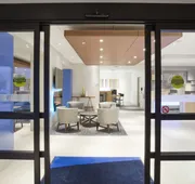 Holiday Inn Express Roseville-St. Paul by IHG hotel detail image 4