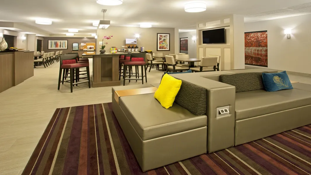 Holiday Inn Express Hotel & Suites Minneapolis-Minnetonka by IHG hotel detail image 2