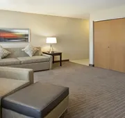 Holiday Inn Express Hotel & Suites Minneapolis-Minnetonka by IHG hotel detail image 7