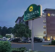 La Quinta Inn & Suites by Wyndham Baltimore BWI Airport hotel detail image 3