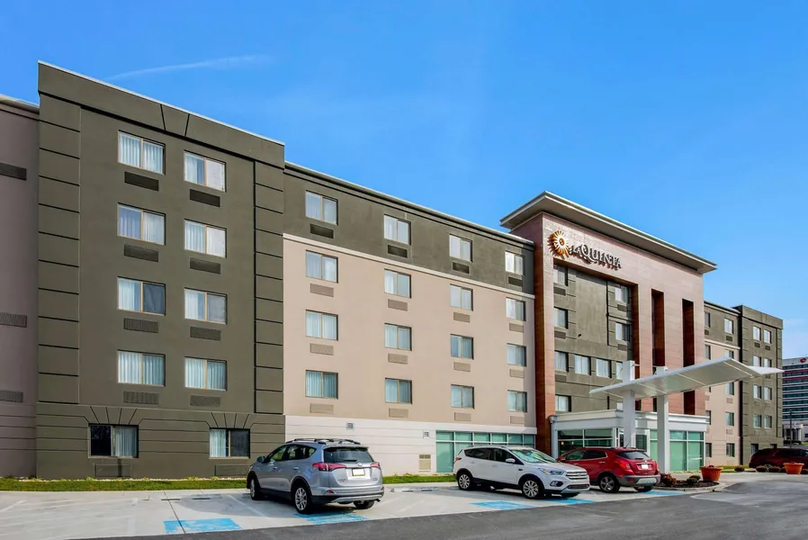 La Quinta Inn & Suites by Wyndham Baltimore BWI Airport hotel detail image 6