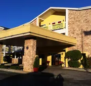 Oaktree Inn & Suites Oklahoma hotel detail image 3