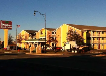 Oaktree Inn & Suites Oklahoma hotel thumbnail 6