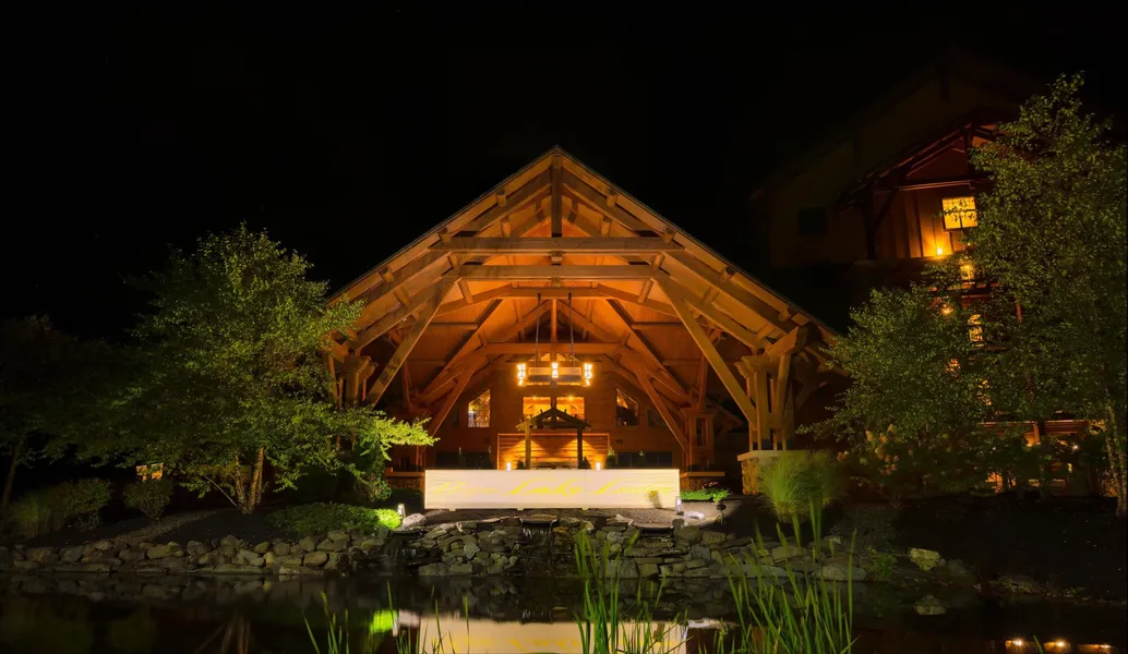 Hope Lake Lodge & Indoor Waterpark hotel detail image 2