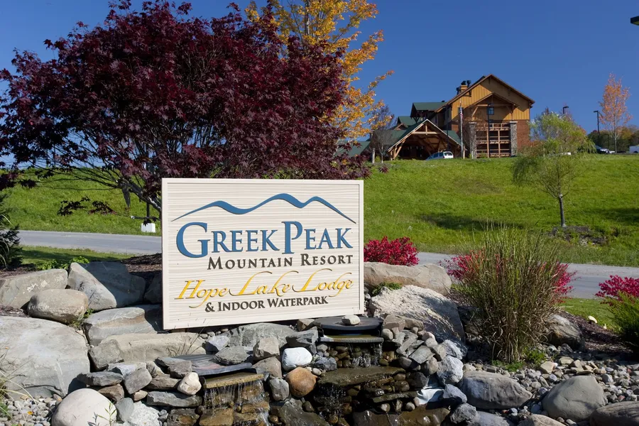 Hope Lake Lodge & Indoor Waterpark hotel detail image 6