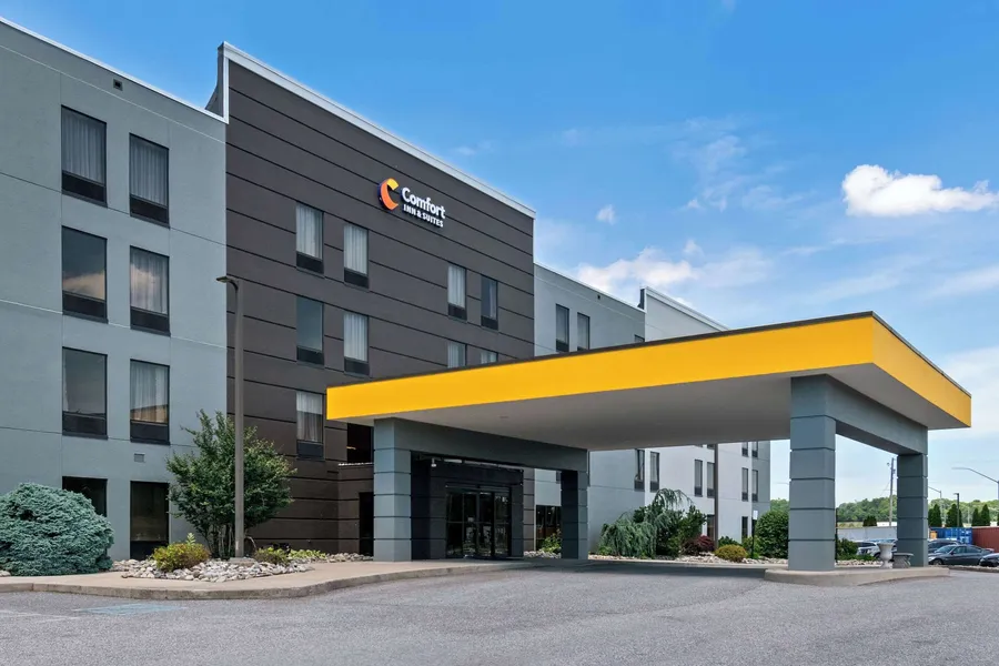 Comfort Inn & Suites York North hotel detail image 2