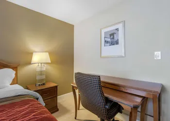 Rodeway Inn North Redding hotel thumbnail 8
